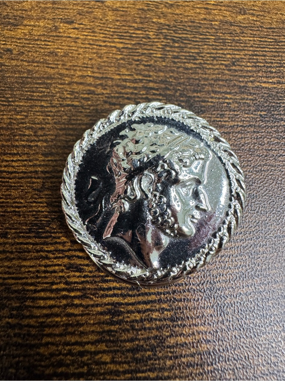 Vintage Silver Roman Coin Style Scarf Clip - Picture 2 of 5